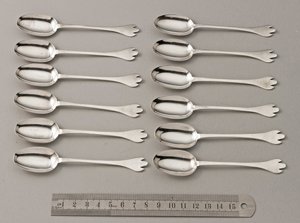 Sterling Silver Ribbed Rat Tail Trefid Teaspoons (Set of 12) - Haseler
